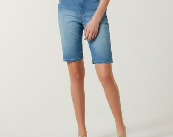 gloria vanderbilt avery bermuda shorts